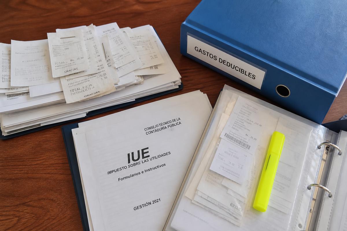 Gastos deducibles de IUE en Bolivia 2026: soporte SIN y errores frecuentes